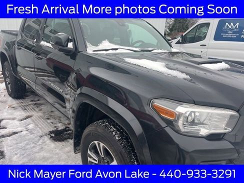 Used 2018 Toyota Tacoma TRD Sport image 7