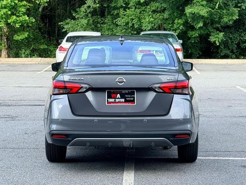 Used 2020 Nissan Versa SV FWD image 5