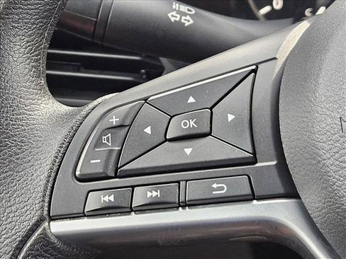 Used 2025 Nissan Altima 2.5 SV FWD image 23