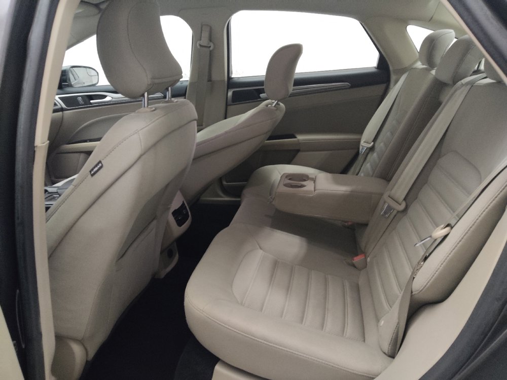 Used 2017 Ford Fusion SE w/ Fusion SE Technology Package FWD image 18