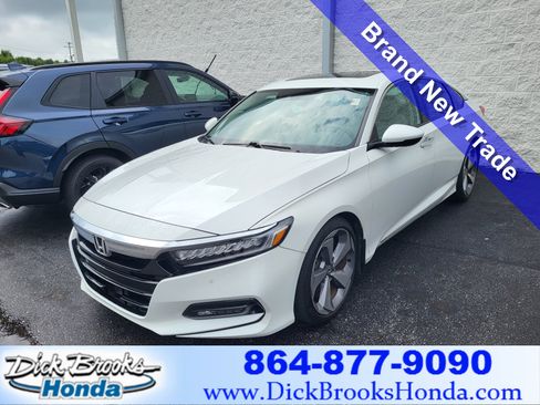 Used 2018 Honda Accord Touring image 1