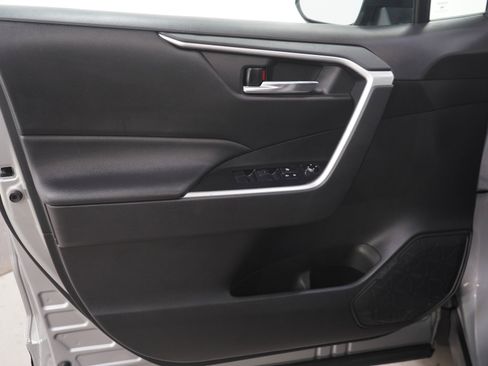 Used 2021 Toyota RAV4 XLE w/ Convenience Package AWD/4WD image 21