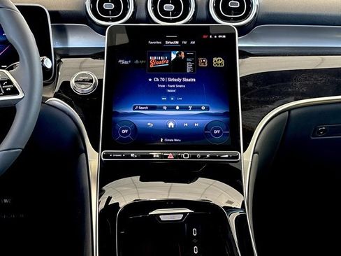 Used 2026 Mercedes-Benz GLC 300 4MATIC image 16