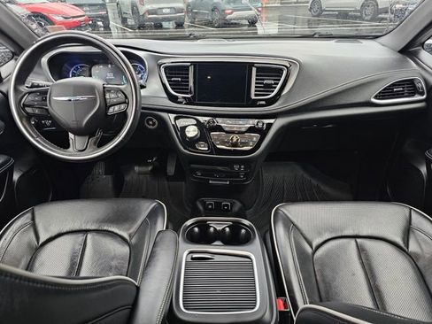 Used 2020 Chrysler Pacifica Limited w/ Advanced Safetytec Group image 24