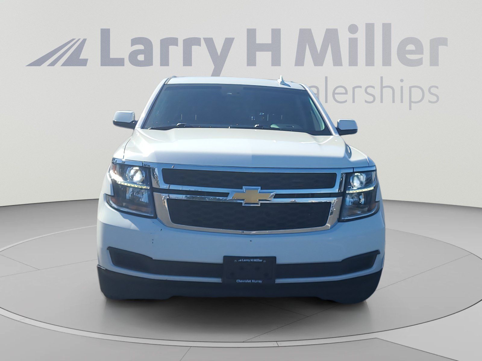 Used 2017 Chevrolet Suburban LT RWD image 8