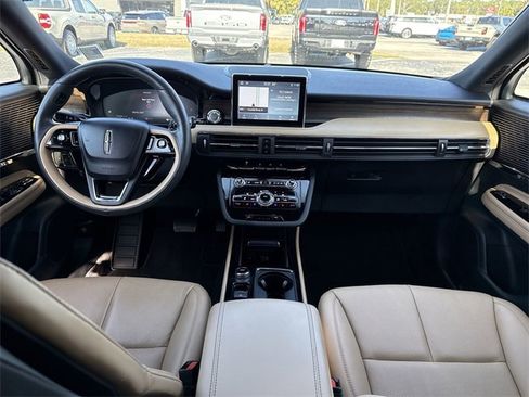 Used 2022 Lincoln Corsair Reserve w/ Elements Package image 15