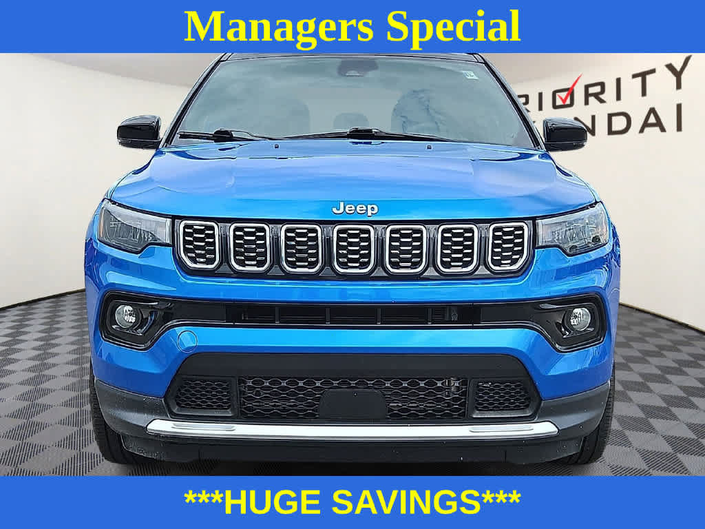 Used 2025 Jeep Compass Limited AWD/4WD image 2