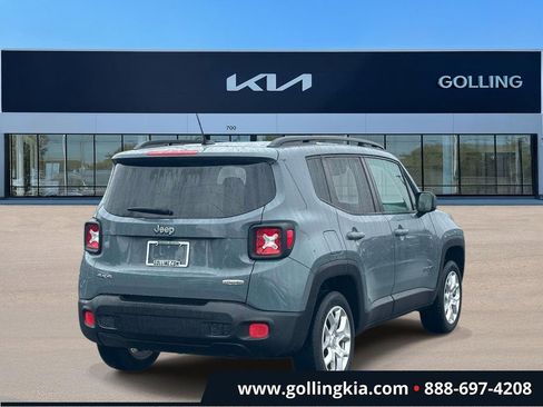 Used 2017 Jeep Renegade Latitude w/ Cold Weather Group AWD/4WD image 3