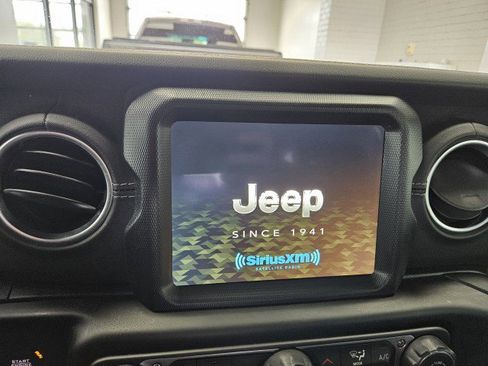 Used 2021 Jeep Wrangler Unlimited Sahara w/ Cold Weather Group AWD/4WD image 22