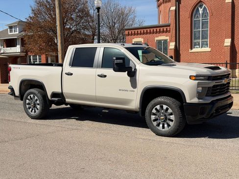 New 2026 Chevrolet Silverado 2500 Custom w/ Custom Value Package AWD/4WD image 2