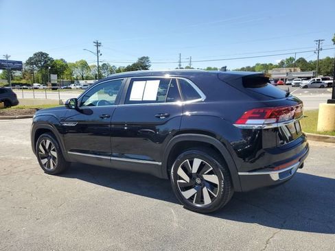 Used 2025 Volkswagen Atlas Cross Sport SEL image 6