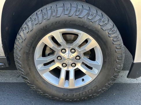 Used 2019 Chevrolet Suburban LT AWD/4WD image 61