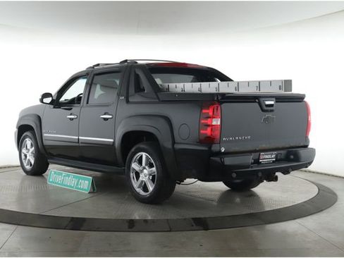 Used 2012 Chevrolet Avalanche LTZ AWD/4WD image 8
