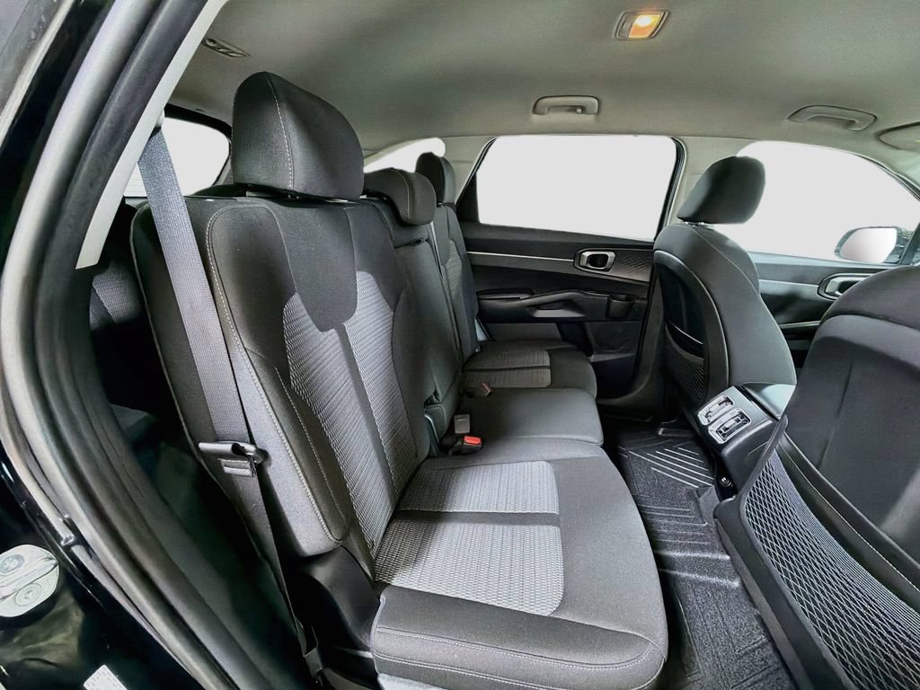 Used 2023 Kia Sorento LX FWD image 27