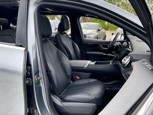 Used 2023 Mercedes-Benz EQS 580 4MATIC SUV image 8