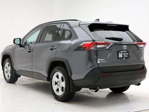 Used 2021 Toyota RAV4 XLE w/ Convenience Package image 6