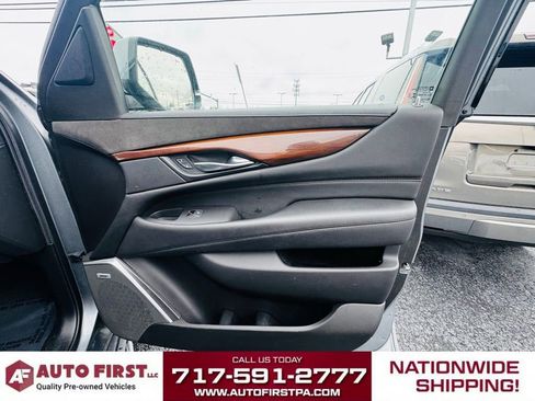 Used 2019 Cadillac Escalade Luxury image 30