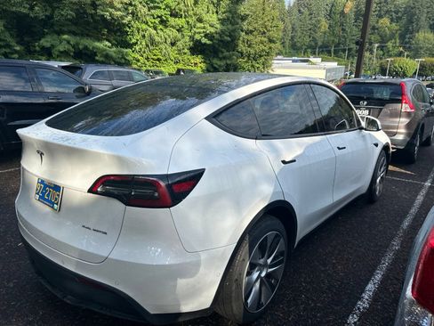 Used 2021 Tesla Model Y Long Range AWD/4WD image 5