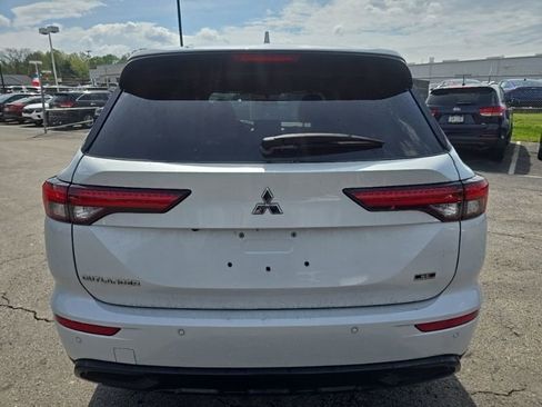 Used 2023 Mitsubishi Outlander SE AWD/4WD image 6