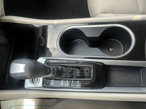 Used 2024 Nissan Altima 2.5 SV FWD image 25