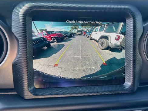 Certified 2023 Jeep Wrangler Unlimited w/ Sun & Screen Package AWD/4WD image 14