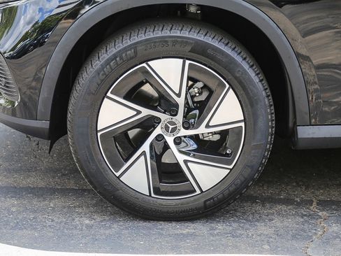Certified 2024 Mercedes-Benz GLC 300 image 9