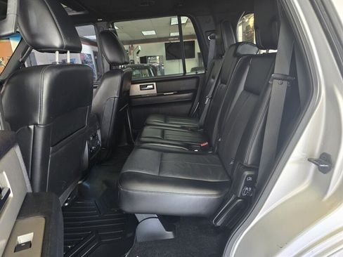 Used 2017 Ford Expedition XLT w/ Equipment Group 202A RWD image 12