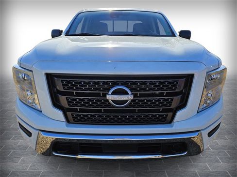 Used 2023 Nissan Titan SV image 2