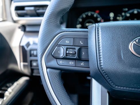 New 2026 Toyota 4Runner TRD Off-Road AWD/4WD image 17