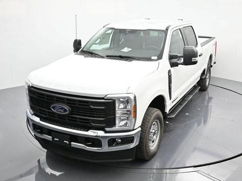 New 2025 Ford F250 XL w/ XL Chrome Package image 30