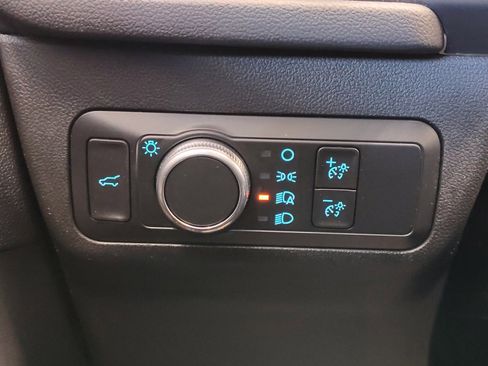 Used 2022 Ford Escape SE w/ SE Sport Appearance Package image 25