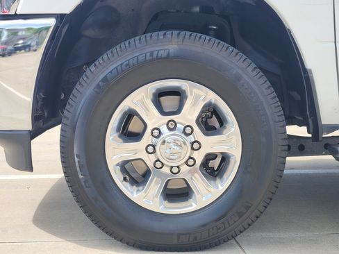 Used 2022 RAM 2500 Big Horn w/ Level 1 Equipment Group AWD/4WD image 13