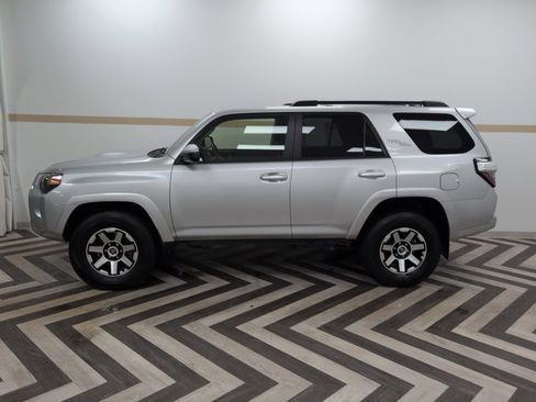 Used 2024 Toyota 4Runner TRD Off-Road image 3