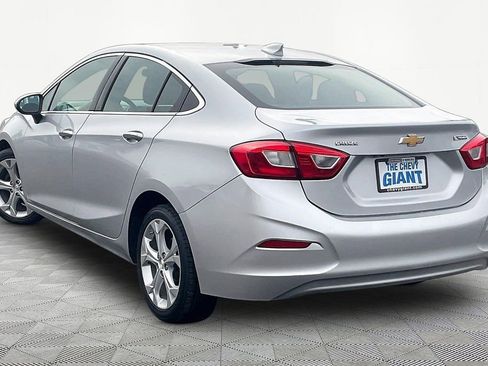 Used 2018 Chevrolet Cruze Premier image 4