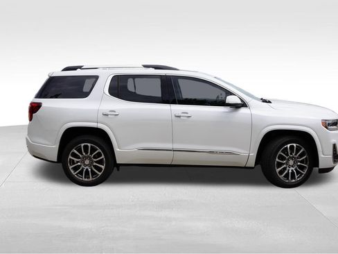 Certified 2022 GMC Acadia Denali w/ Trailering Package AWD/4WD image 3