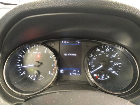 Used 2020 Nissan Rogue SV FWD image 23