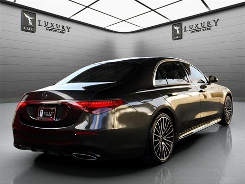 Used 2022 Mercedes-Benz S 580 4MATIC Sedan image 4