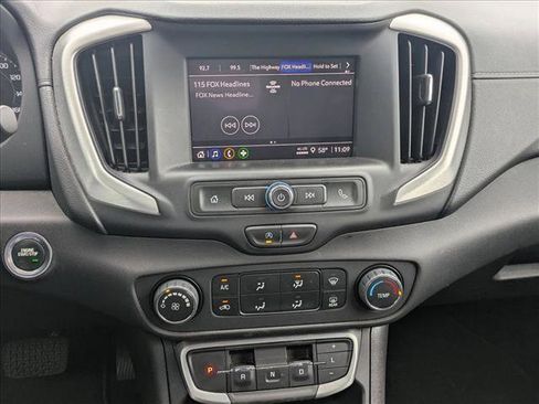 Used 2024 GMC Terrain SLE image 12