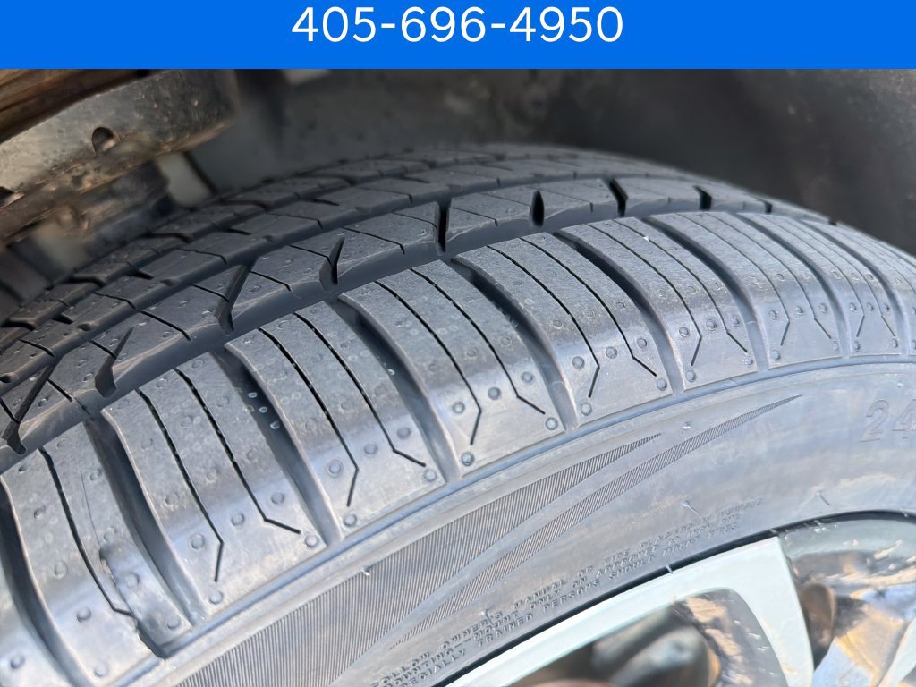 Used 2024 Chevrolet Trax RS w/ Sunroof Package FWD image 12