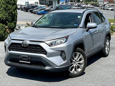 Used 2020 Toyota RAV4 XLE Premium AWD/4WD image 3