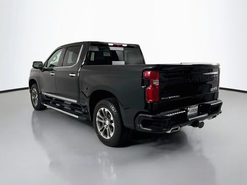 Used 2025 Chevrolet Silverado 1500 High Country AWD/4WD image 7