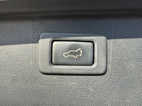 Used 2015 Subaru Outback 3.6R Limited image 41