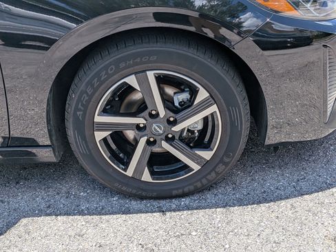 Used 2024 Nissan Sentra SV FWD image 11