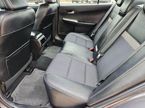 Used 2014 Toyota Camry SE image 18
