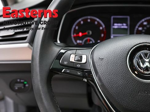 Used 2020 Volkswagen Jetta SE w/ SE Cold Weather Package FWD image 15