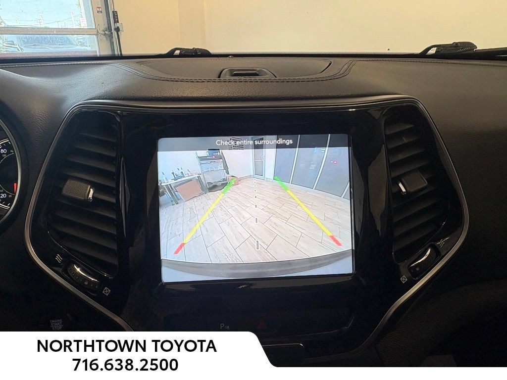 Used 2020 Jeep Cherokee Limited AWD/4WD image 29