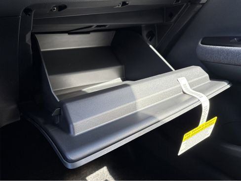 New 2026 Nissan Kicks SV w/ SV Premium Package FWD image 32