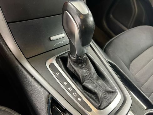 Used 2015 Ford Edge SE FWD image 17