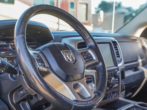 Used 2014 RAM 1500 Laramie w/ Convenience Group image 20