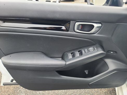 Used 2024 Honda Civic Touring image 9